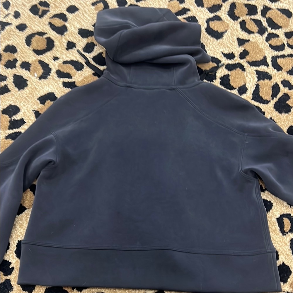 Black crop hoodie - Picture 6 of 6
